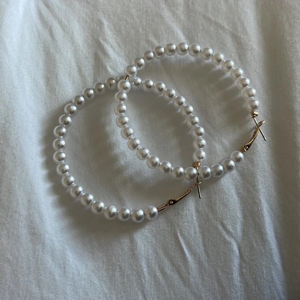 Pearl hoops - Picture 3 of 3
